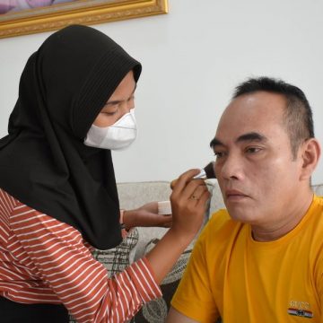 Make Up